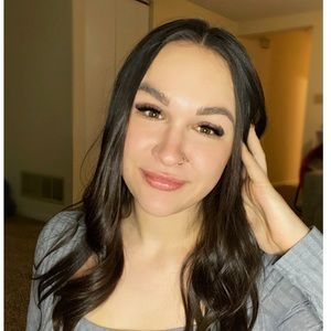 Meet your Posher, Cortney